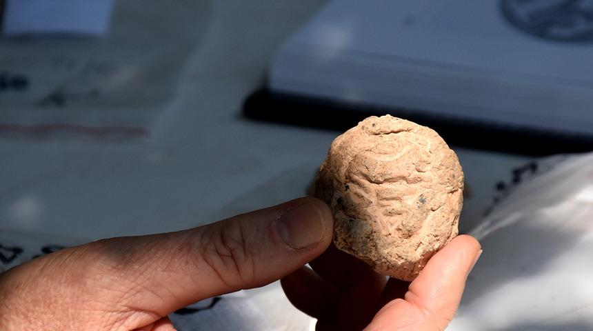 Arslantepe'de 5 bin 621 yıllık 250 mühür bulundu