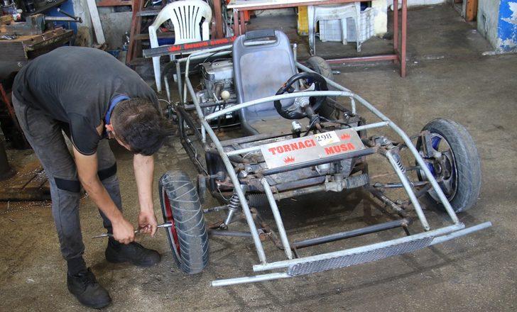 22 yaşındaki torna ustası 5 bin TL'ye kendi arabasını yaptı!  G1