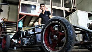 22 yaşındaki torna ustası 5 bin TL'ye kendi arabasını yaptı! 