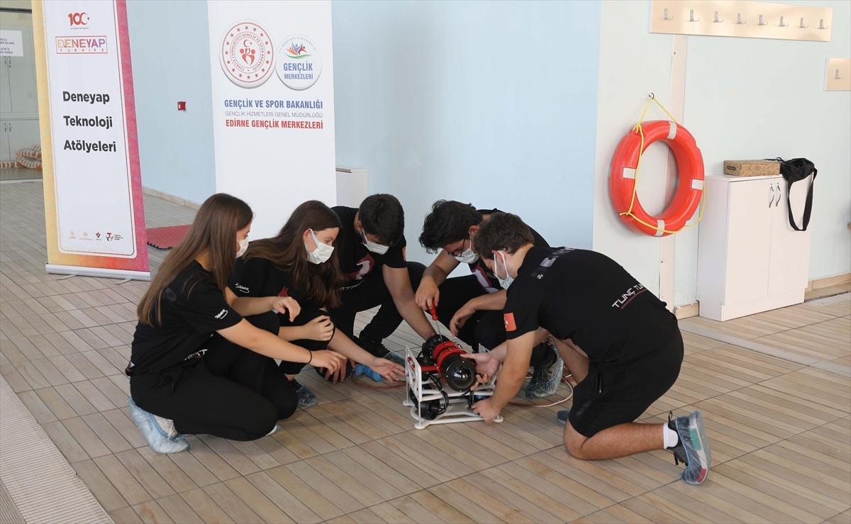 Edirne'de &ouml;ğrencilerin tasarladığı su altı robotları TEKNOFEST'te finalde yarışacak