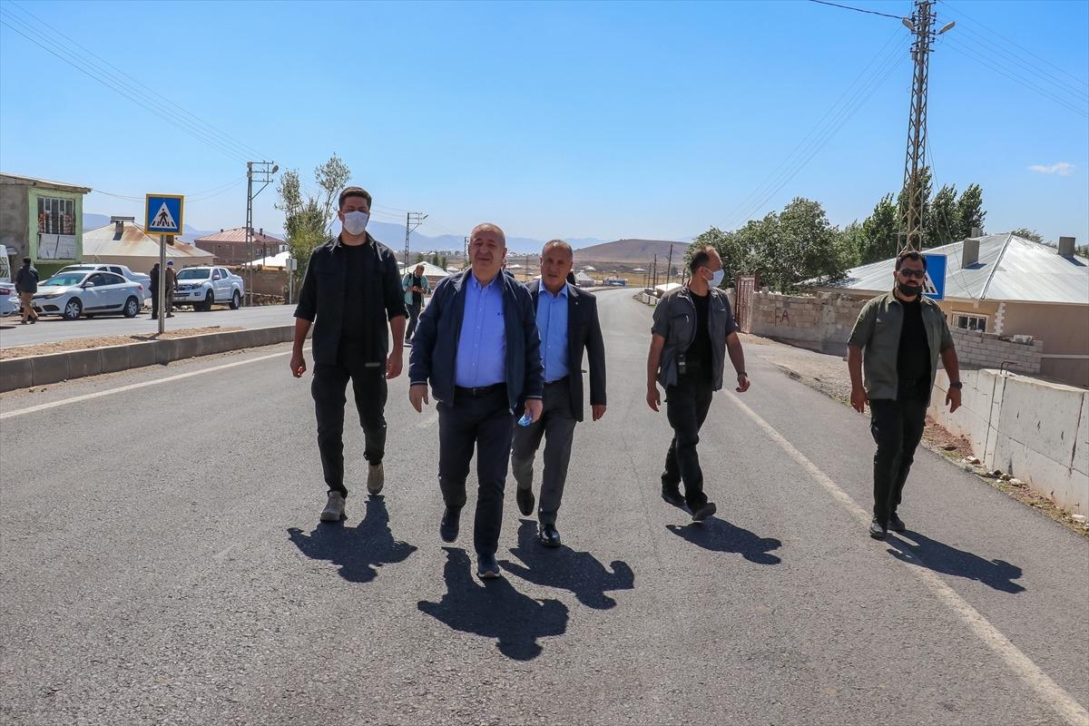 Zafer Partisi Genel Başkanı &Uuml;mit &Ouml;zdağ, Van'da konuştu: