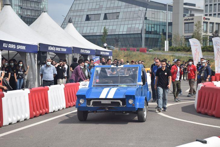 Robotaksi Binek Otonom Araç Yarışması'nda sürücüsüz araçlar piste çıktı G2