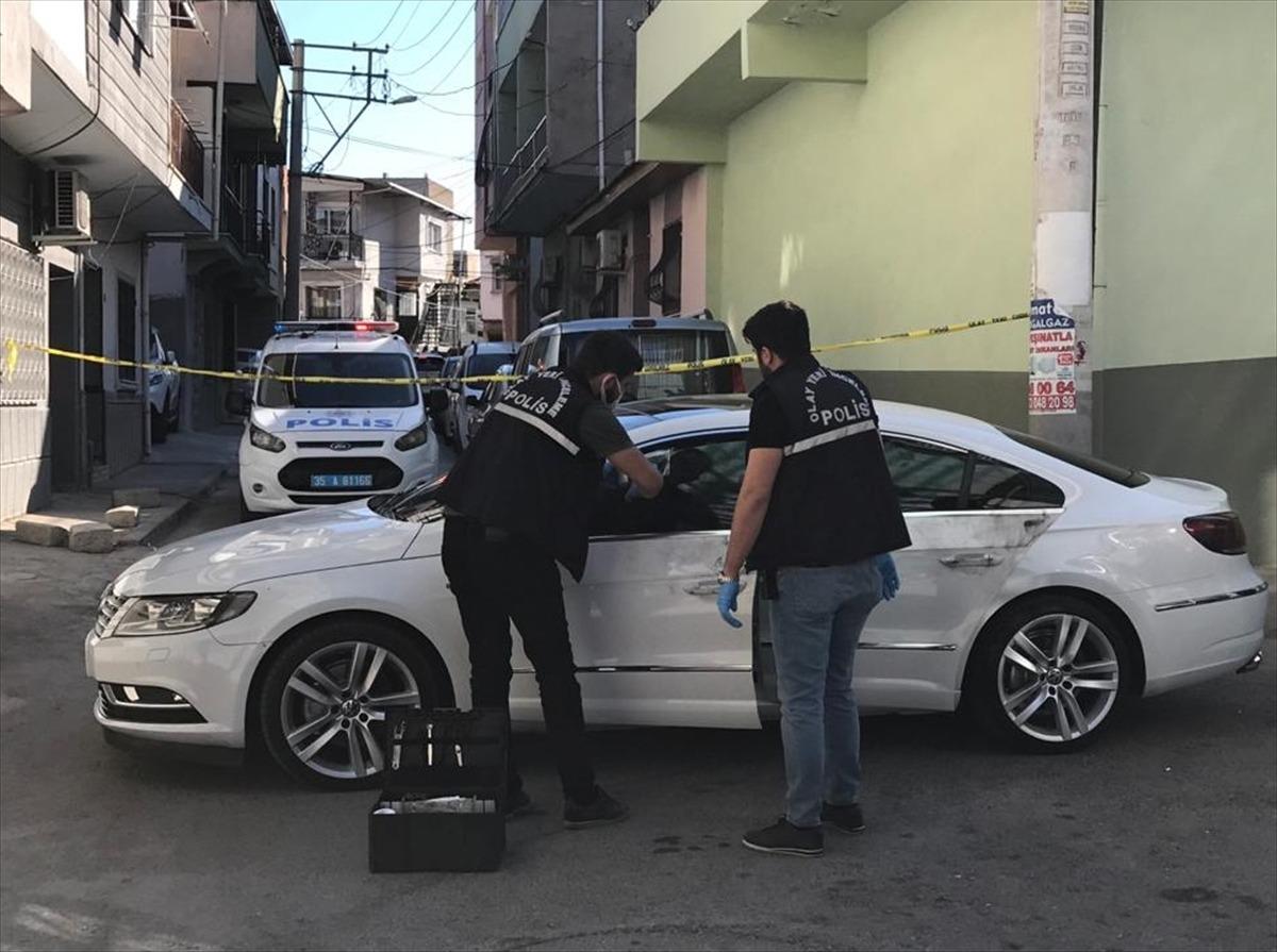 İzmir'deki silahlı kavgada bir kişiyi &ouml;ld&uuml;rd&uuml;ğ&uuml; &ouml;ne s&uuml;r&uuml;len ş&uuml;pheli tutuklandı