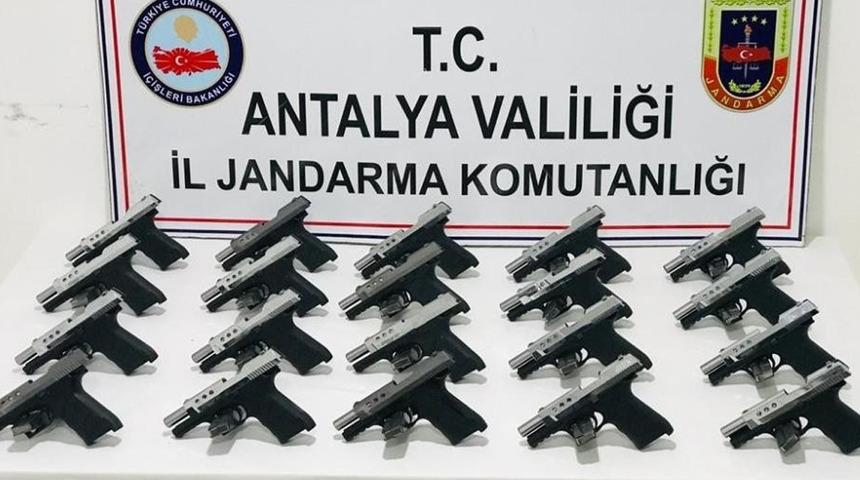 Üzerinden cephanelik çıkan kadının savunması "pes" dedirtti: Kızımı evlendirecektim