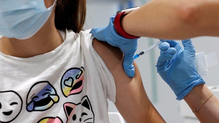 Covid-19 aşısı: Tüm çocuklara aşı yapılması gerekiyor mu?