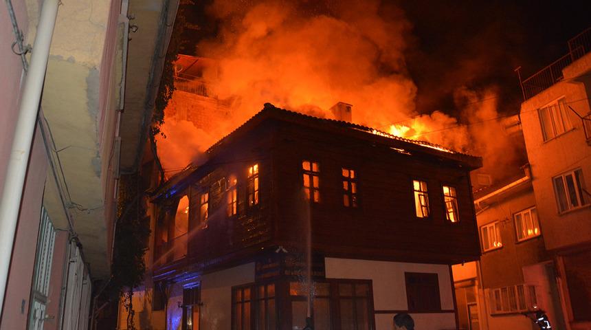 Karantinadaki evlerin yanında yangın &ccedil;ıktı!