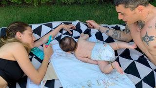 Öykü Karayel-Can Bonomo çifti oğullarının yüzünü gösterdi