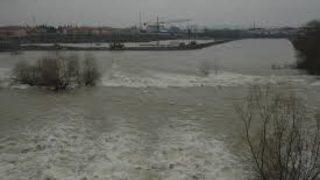 Sakarya nehri taştı