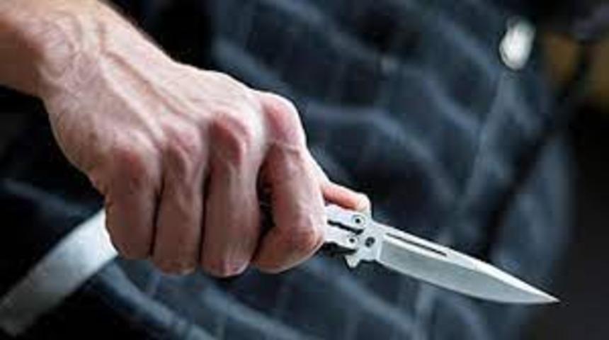 Lise öğrencisi bıçakla yaralandı 