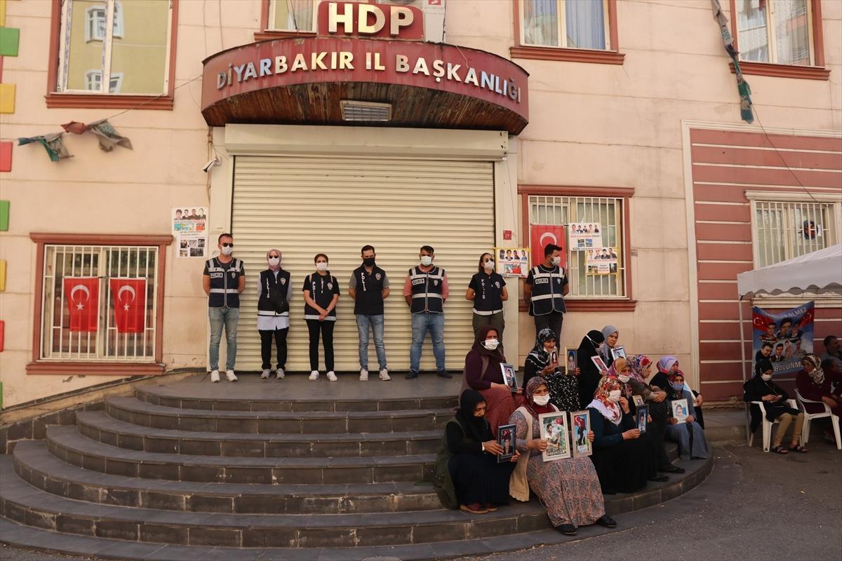 Diyarbakır anneleri eylemlerini kararlıkla s&uuml;rd&uuml;r&uuml;yor