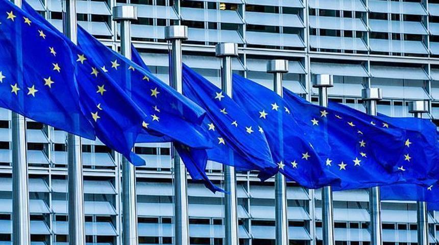 Polonya, AB'den ayrılmayı mı d&uuml;ş&uuml;n&uuml;yor? A&ccedil;ıklama geldi: Polexit olmayacak