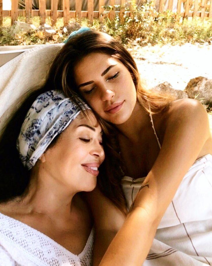 Türkan Şoray'ın kızı Yağmur Ünal'a bir de şimdi bakın! Güzelliğiyle nefes kesiyor G4