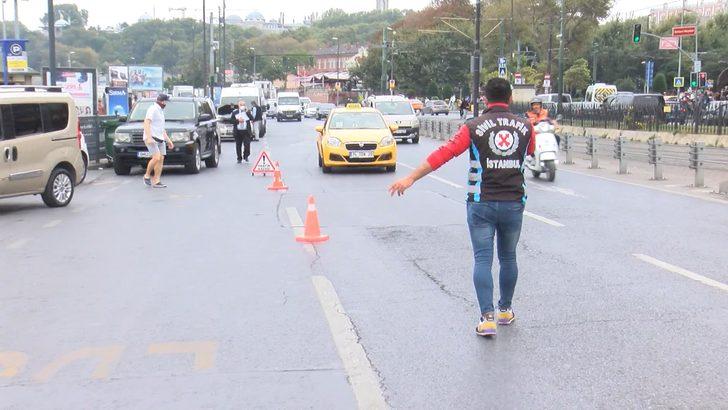 Eminönü'nde taksici denetimi! Sivil polisler tek tek tespit etti G2