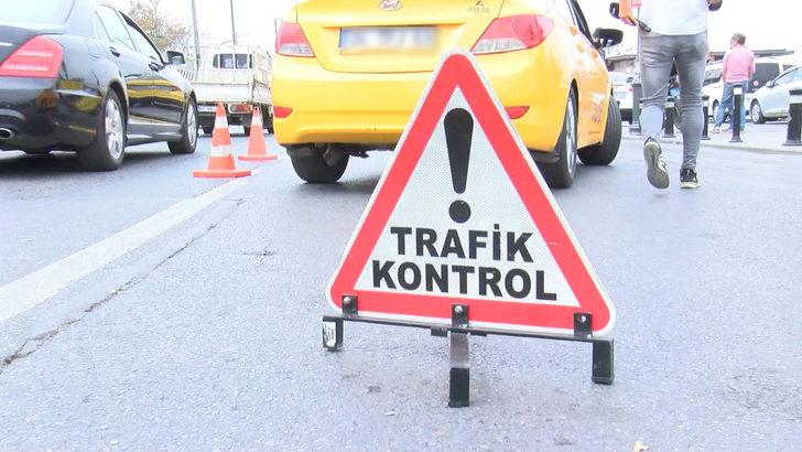 Eminönü'nde taksici denetimi! Sivil polisler tek tek tespit etti G1