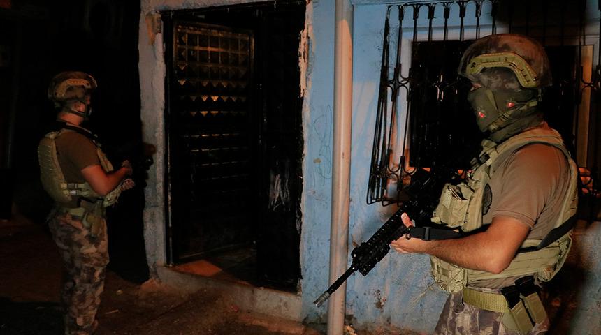 Adana'da şafak vakti uyuşturucu operasyonu! &Ccedil;ok sayıda g&ouml;zaltı var