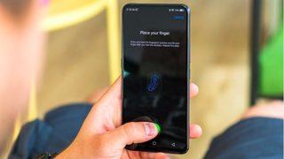 Ekran altı parmak izi okuyucusunu daha da geliştirecek