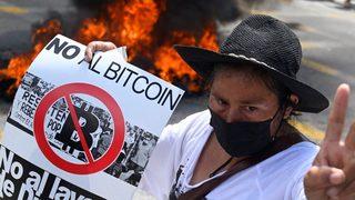 El Salvador’da Bitcoin protestoları