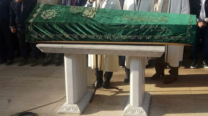 U&ccedil;ak yerine mezara