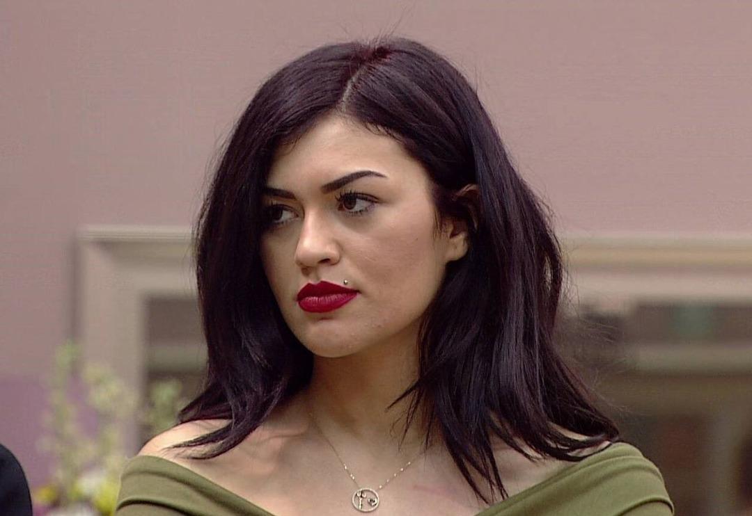 A&ccedil;ıldık&ccedil;a a&ccedil;ıldı! Kısmetse Olur'un Cansel'i ateşli pozlarıyla olay oldu
