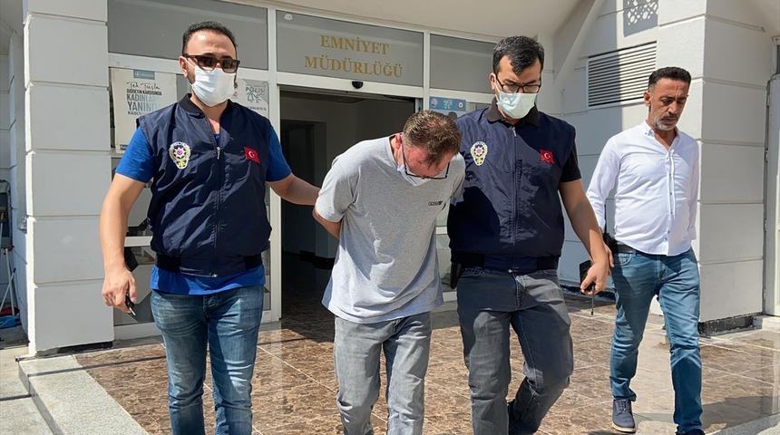 Mersin'de arkadaşını bı&ccedil;aklayarak &ouml;ld&uuml;rd&uuml;ğ&uuml; iddia edilen zanlı tutuklandı