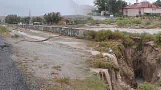 Konya'da dev yarıklar meydana geldi! 600-700 metre uzunluğunda