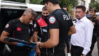 Eşiyle tartışıp havaya ateş açtı! Silahı nereden aldın? sorusuna cevabı Pes dedirtti