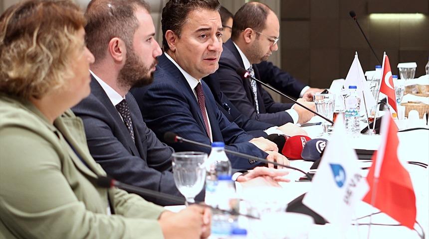 DEVA Partisi Genel Başkanı Babacan Trabzon'da ziyaretlerde bulundu