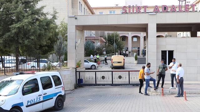 Musa Orhan davasında avukat cübbesiyle mahkemeye girmeye çalışan bir kişi gözaltına alındı