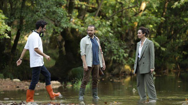 Son Yaz yeni sezon çekimlerinden kamera arkası fotoğraflar yayınlandı! Birce Akalay ve Ali Atay yeni ikili oldu