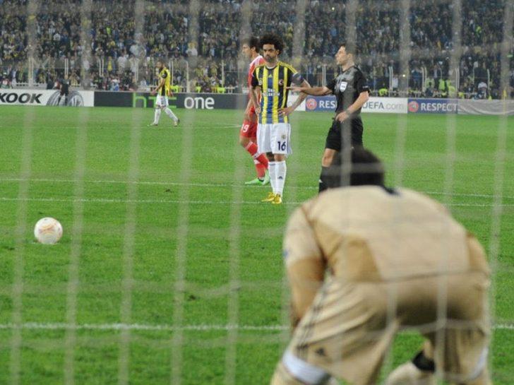 Fenerbahçe'nin penaltısı neden iptal edildi? Fenerbahçe - Frankfurt maçında şaşırtan karar... G1