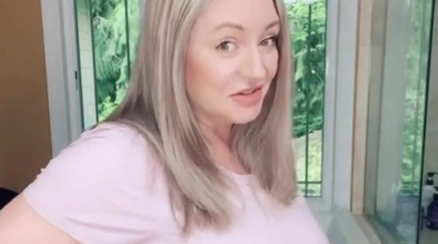 16 yıldır regl olmadığını söyleyen 62 yaşındaki kadın, üçüncü çocuğuna hamile! “Bu bir lütuf”