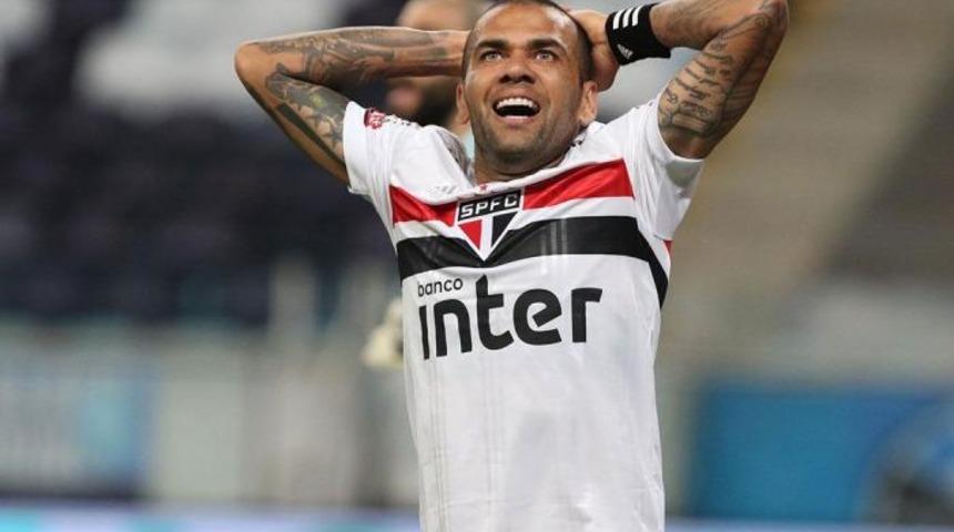 Dani Alves Sao Paulu'dan ayrıldıl