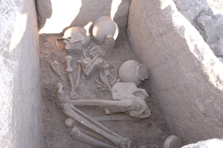 Diyarbakır'daki Çayönü Höyüğü'nde yeni keşif! 5 bin yıllık sandık mezar bulundu G5