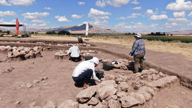 Diyarbakır'daki Çayönü Höyüğü'nde yeni keşif! 5 bin yıllık sandık mezar bulundu G3
