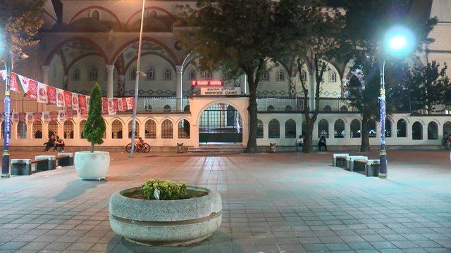 Alkollü kişiden camide imam ve cemaate sopalı saldırı