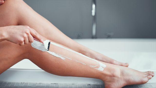 Sırrını paylaştı! Pürüzsüz bacaklara sahip olmak için verdiği ipucu sosyal medyada viral oldu