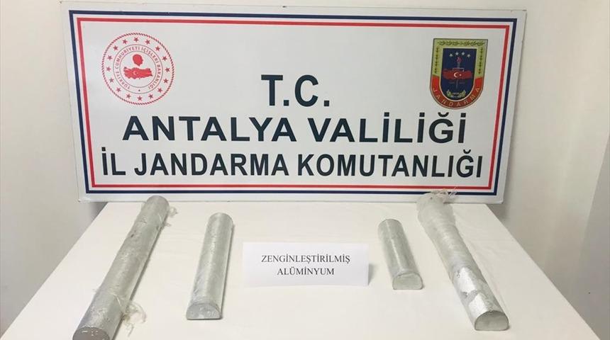 Antalya'da zenginleştirilmiş saf alüminyum satmaya çalışanlara operasyon düzenlendi