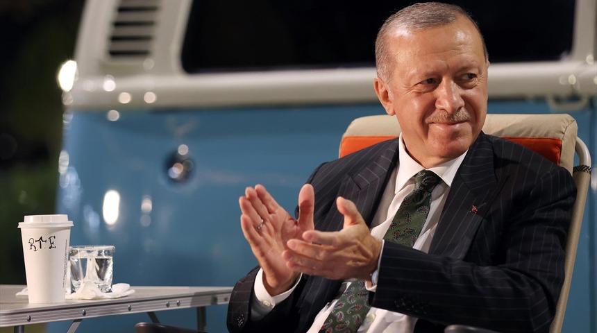 Cumhurbaşkanı Erdoğan paylaştı: Geceye Mersin'den birkaç gençlik fotoğrafı bırakalım