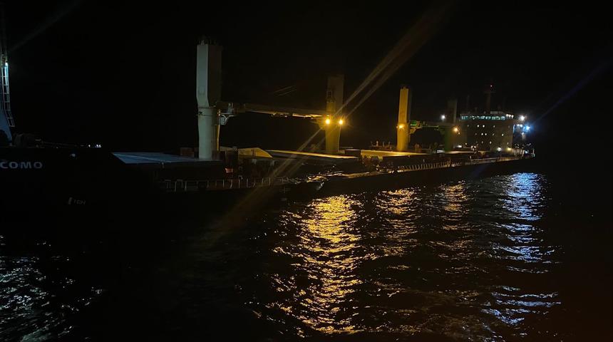 Çanakkale Boğazı açıklarında korkutan gemi kazası