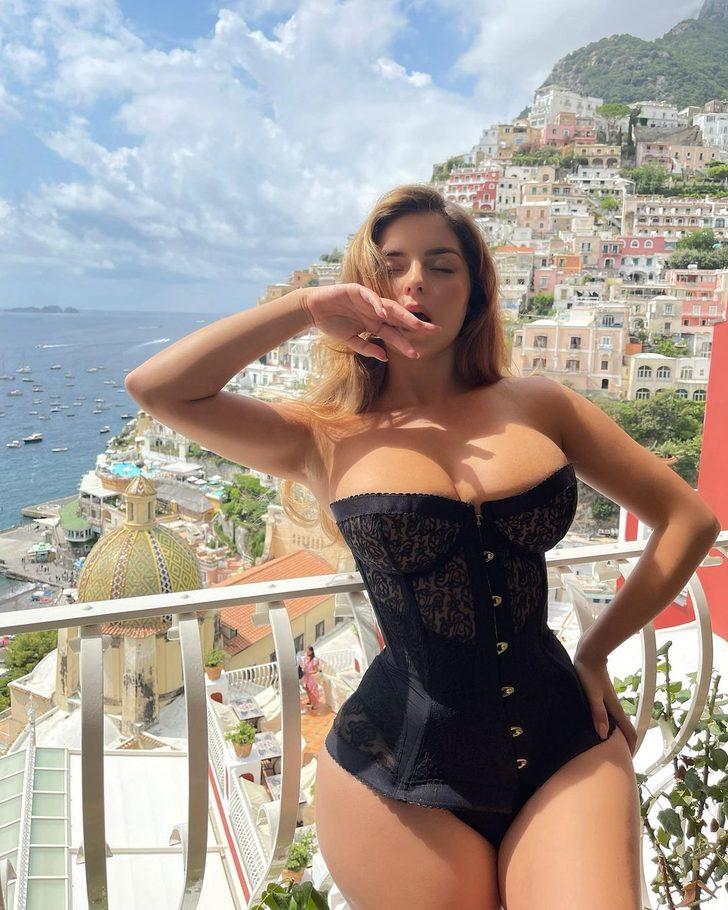 Demi Rose İtalya tatilinde! Kabı dar geldi G2