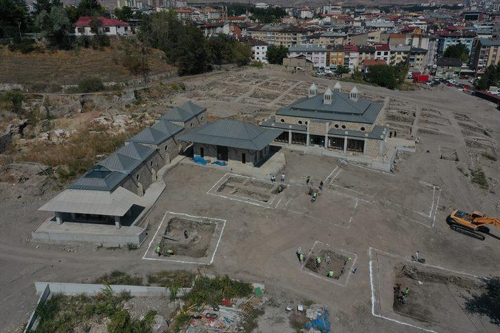 Sivas'taki Kale Projesi kazılarında Selçuklu sarayı izlerine rastlandı G1
