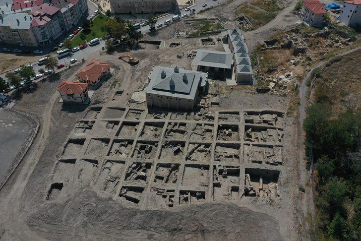 Sivas'taki Kale Projesi kazılarında Selçuklu sarayı izlerine rastlandı G4