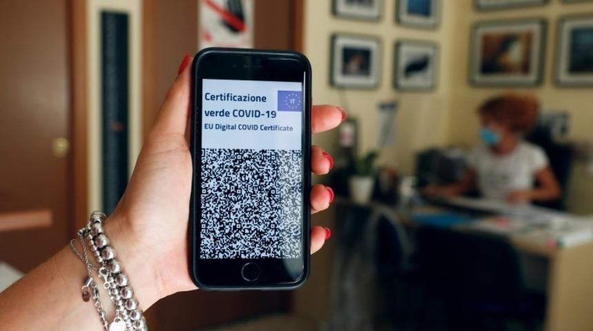 İtalya'da 23 milyon &ccedil;alışan i&ccedil;in Covid belgesi zorunluluğu