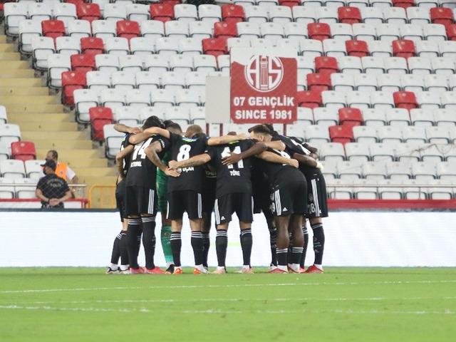 Beşiktaş'ta iki yıldız birden sakatlandı