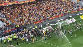 Lens - Lille derbisinde taraftar sahaya indi