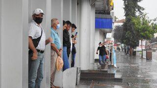 Meteoroloji uyarmıştı! 15 dakika yetti, kaçacak yer aradılar