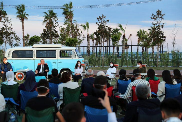 Cumhurbaşkanı Erdoğan, Mersin'de gençlerle buluştu: (1) G2