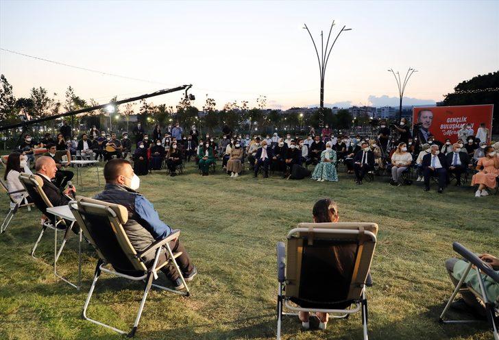 Cumhurbaşkanı Erdoğan, Mersin'de gençlerle buluştu: (1) G4