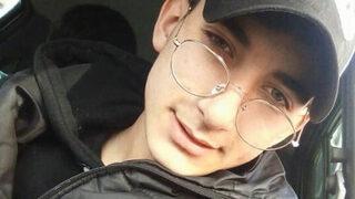 19 yaşındaki genç, arkadaşlarıyla sohbet ederken bir anda yere yığıldı