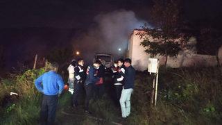 Sakarya'da evde çıkan yangında baba ve üç çocuğu yaşamını yitirdi